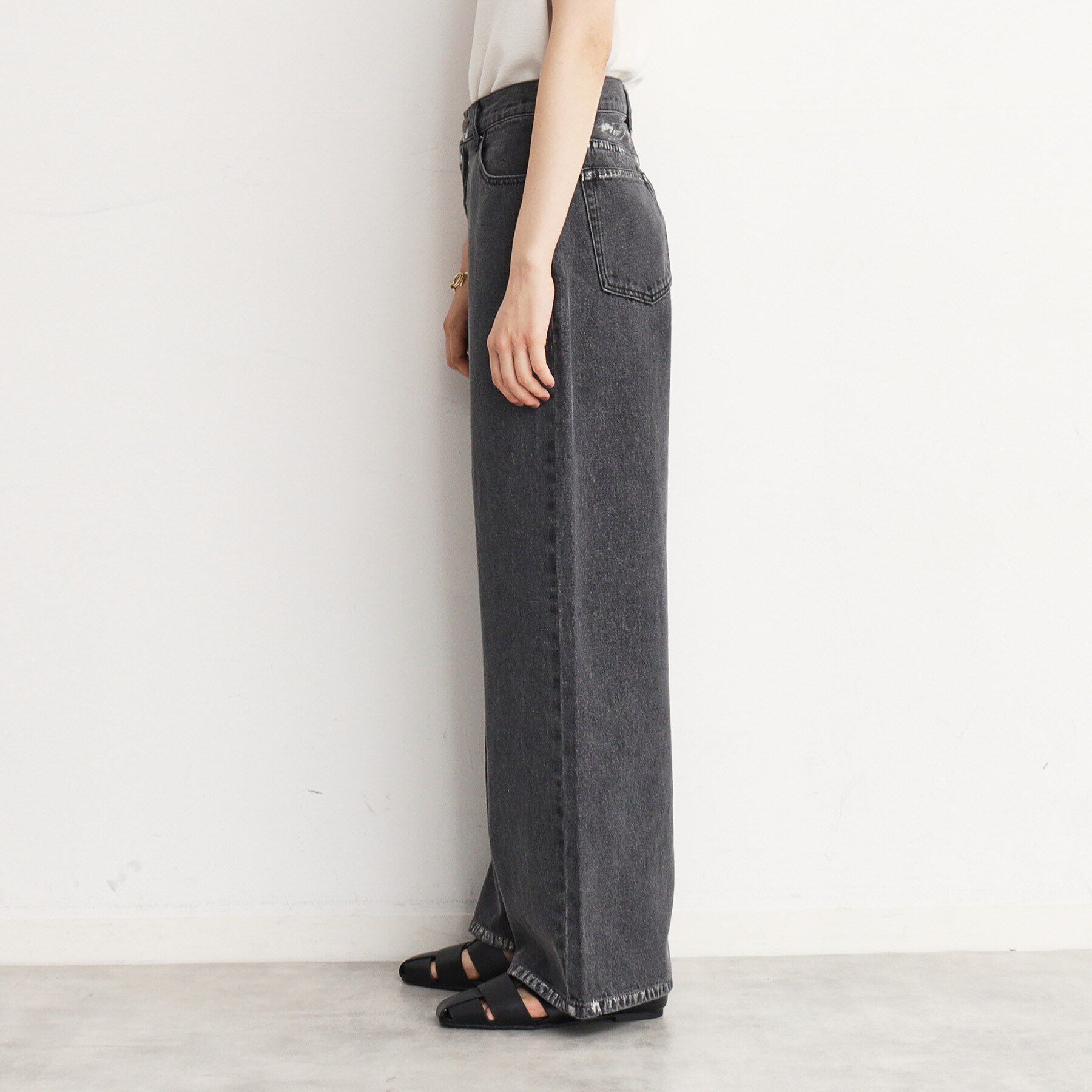 THE SHOP TK「【＠BAILA掲載】クリスタル＆箔プリントワイドデニムパンツ」|デニム|