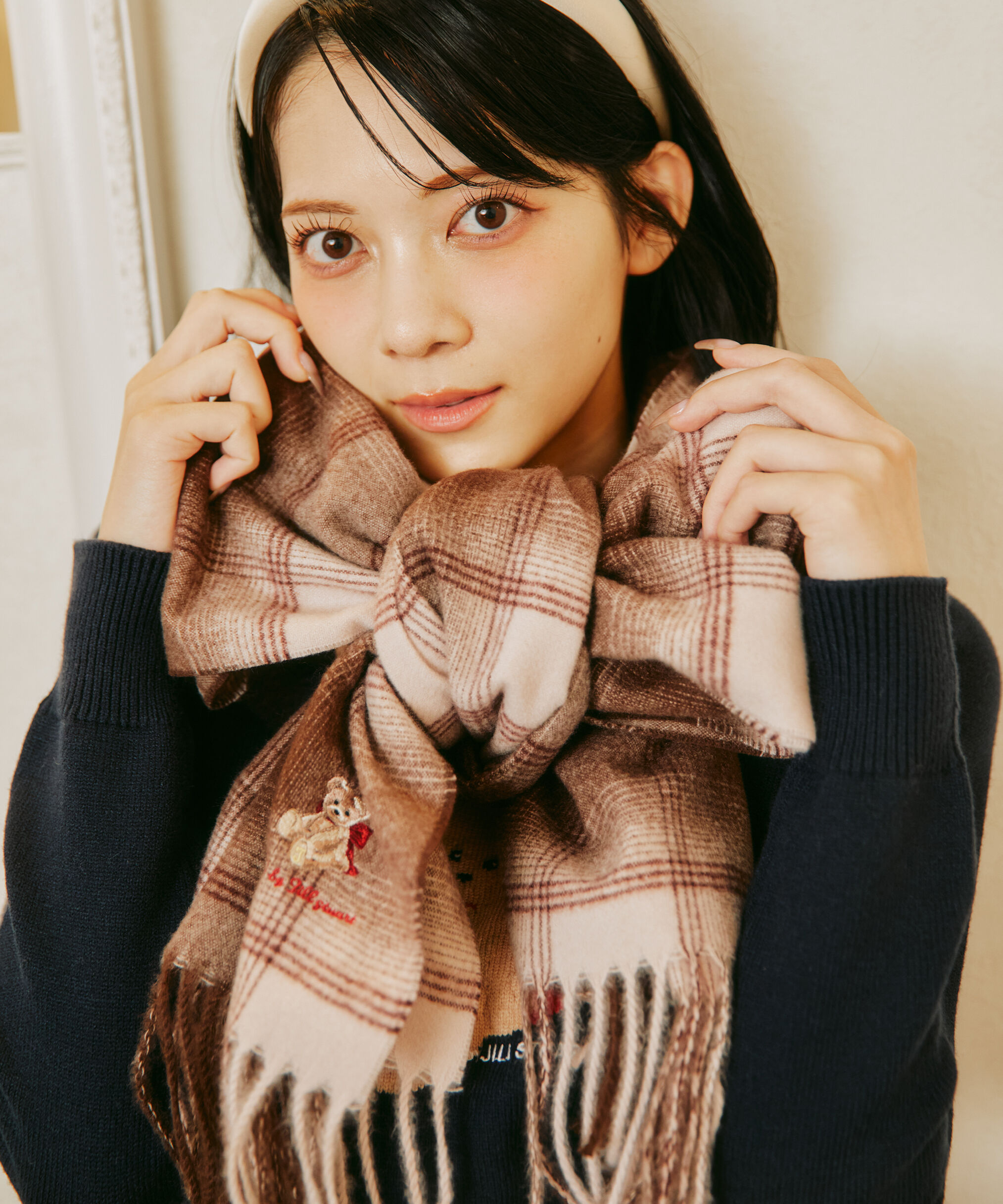  「＜BEARシリーズ＞Holidayベア刺繍チェックストール」|バンダナ・スカーフ|ピンク1