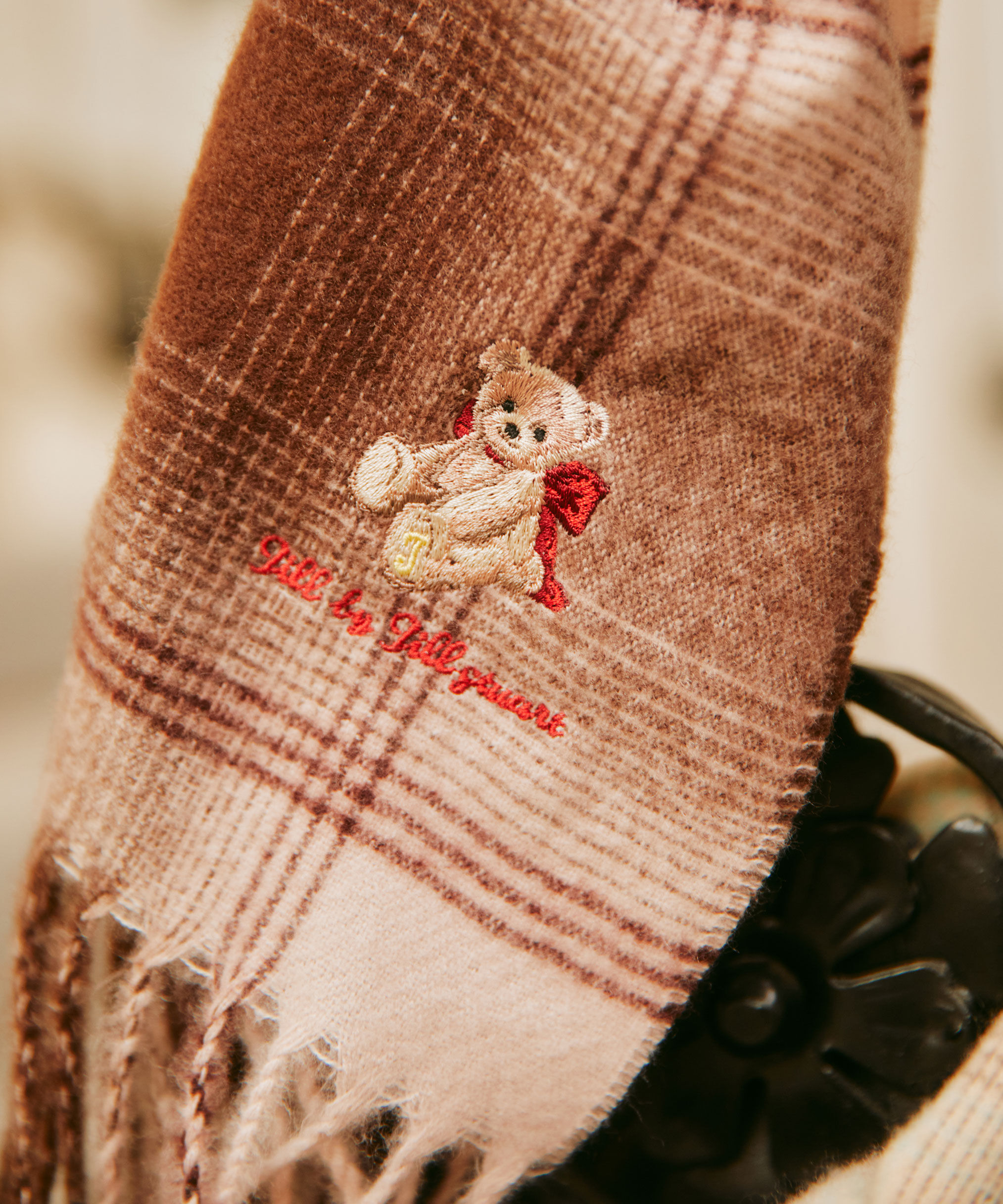  「＜BEARシリーズ＞Holidayベア刺繍チェックストール」|バンダナ・スカーフ|