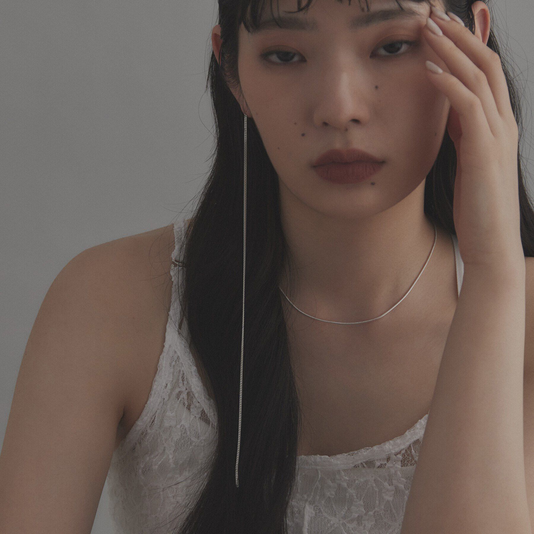 COCOSHNIK ONKITSCH「シルバー チェーンピアス フラットカーブロング（片耳用）」|ピアス|