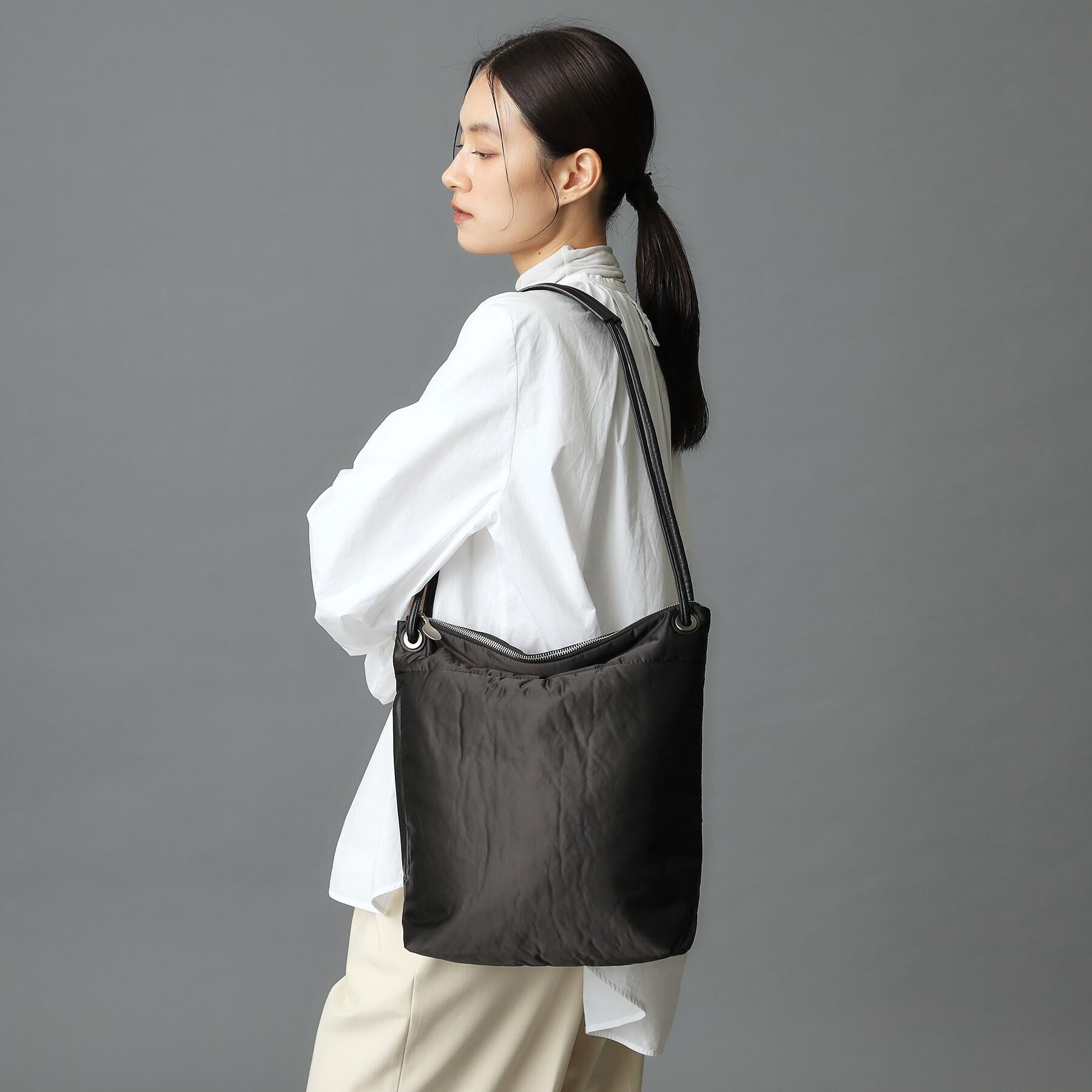 HIROKO HAYASHI「ENORME（エノルメ）ショルダーバッグ」|ショルダー・メッセンジャー|