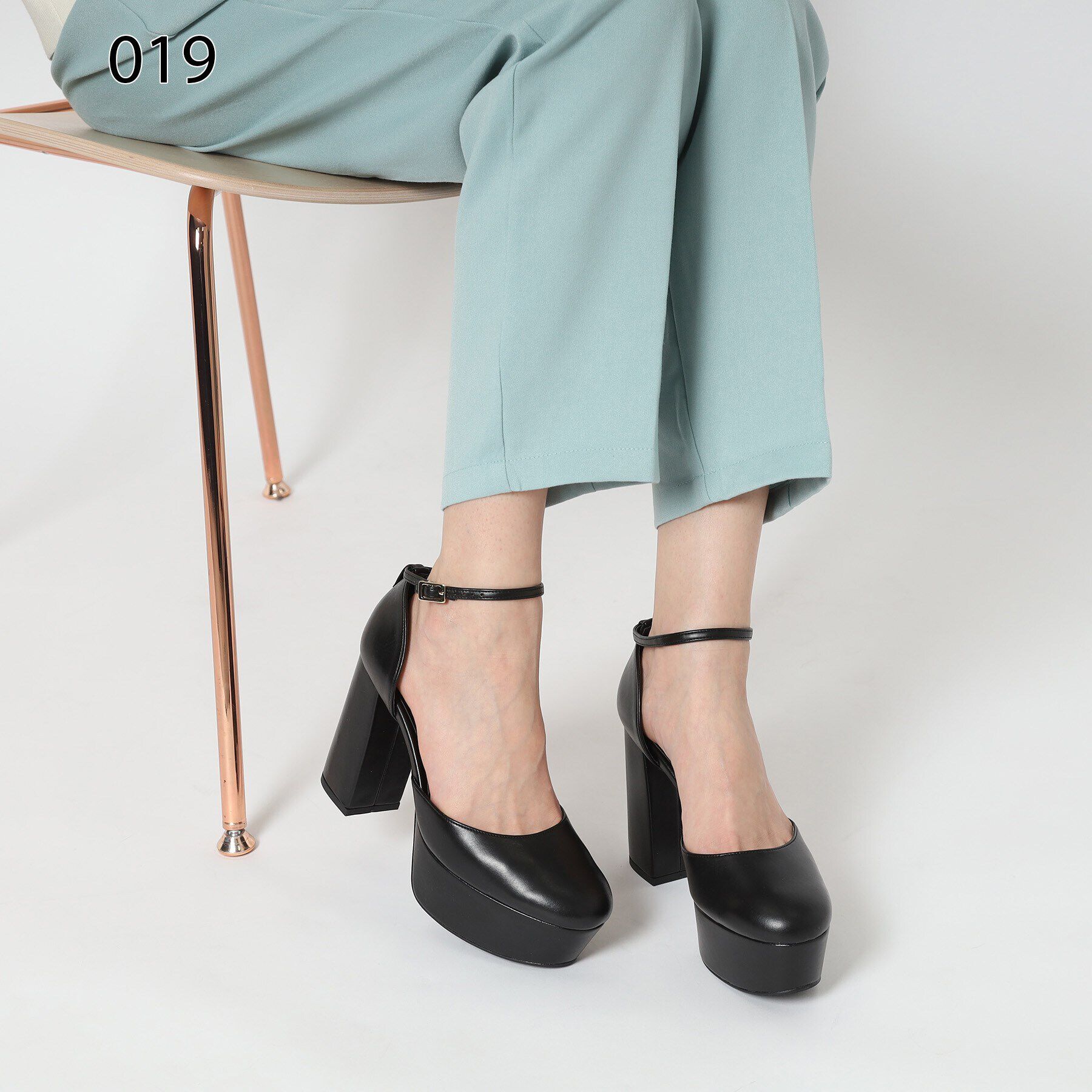 ESPERANZA「【ラク盛り／パンプス】リピーター続出／脚長美脚 アンクルストラップ厚底ヒールパンプス」|パンプス|