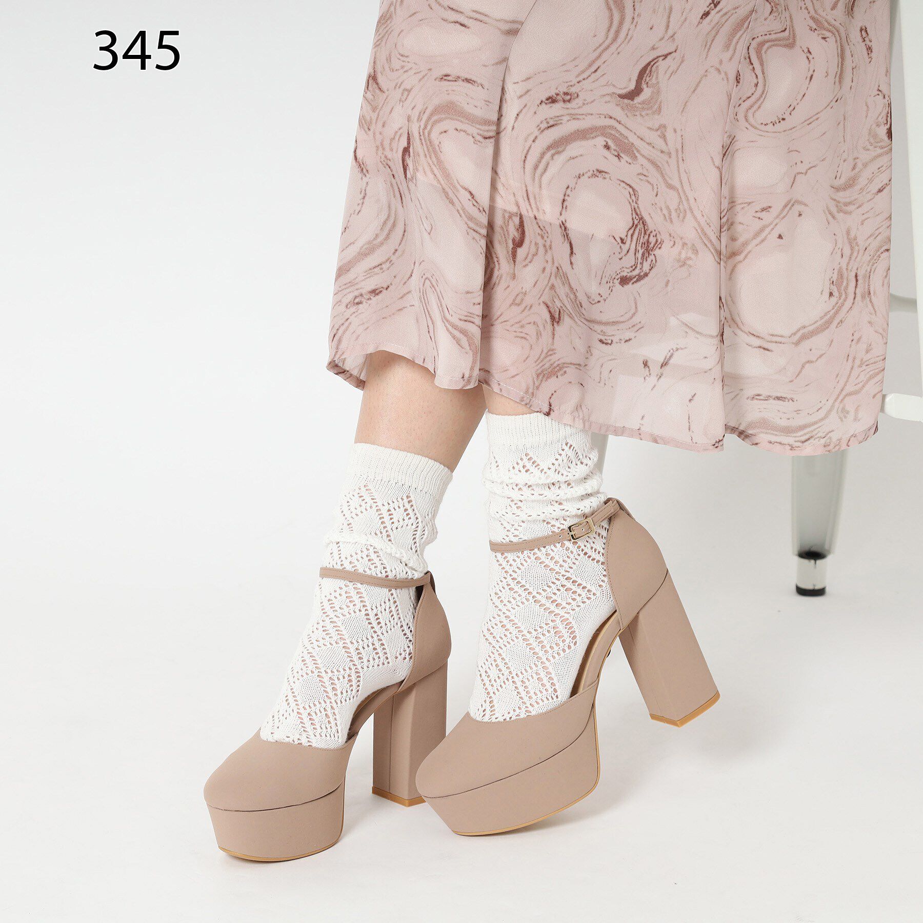 ESPERANZA「【ラク盛り／パンプス】リピーター続出／脚長美脚 アンクルストラップ厚底ヒールパンプス」|パンプス|