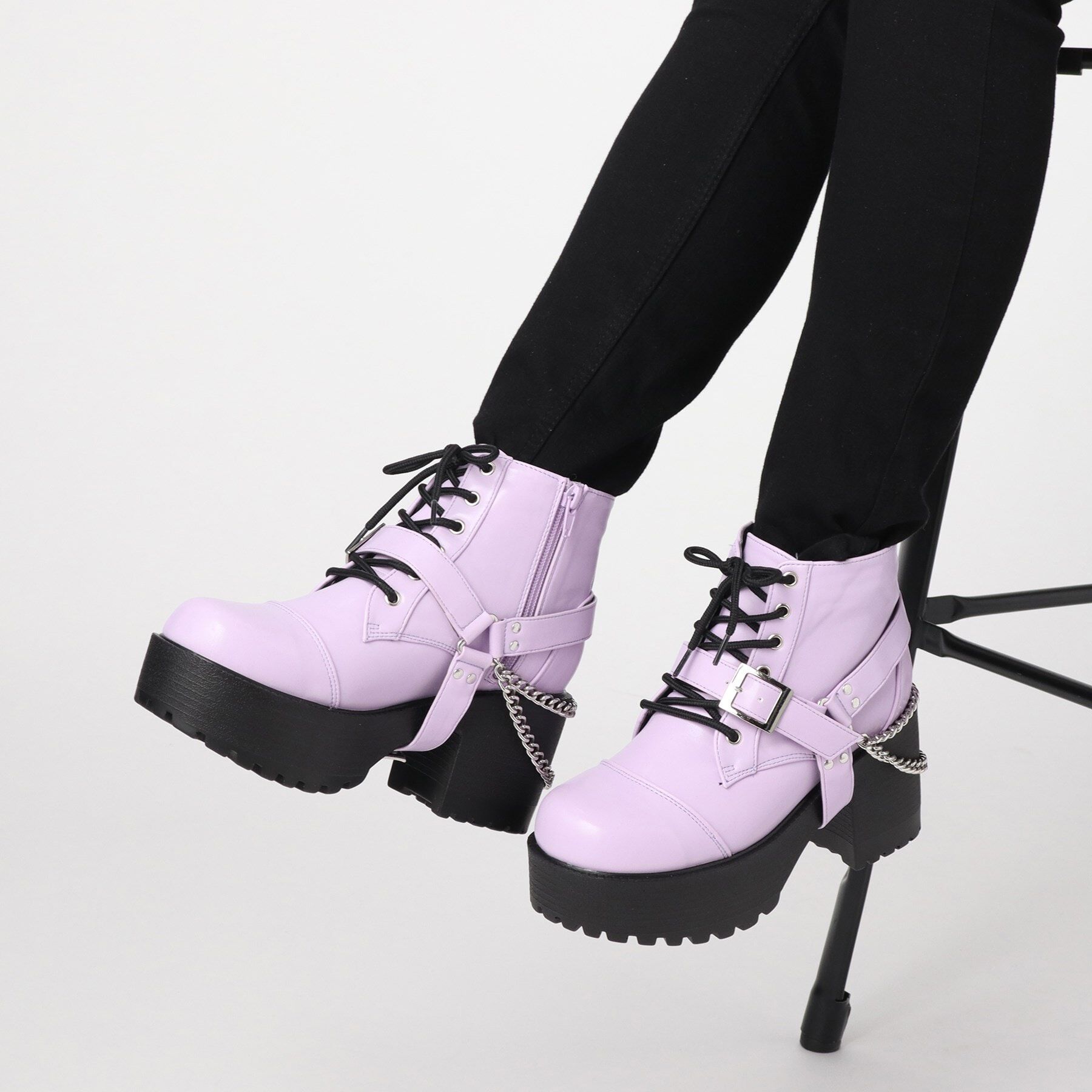 csT&P「厚底チェーンベルト付き2WAYレースアップブーツ」|ショートブーツ|