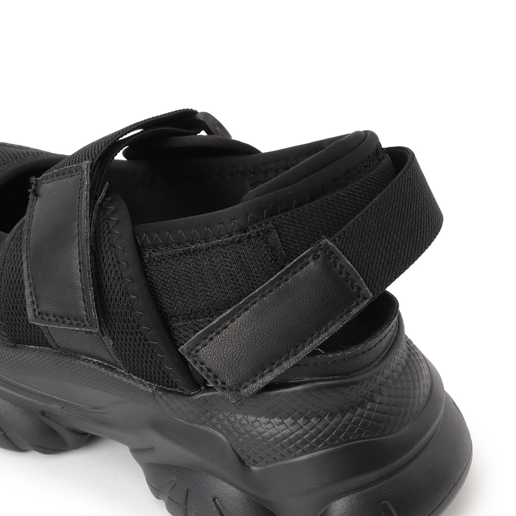 csT&P「バックベルト厚底スニーカー」|スニーカー|