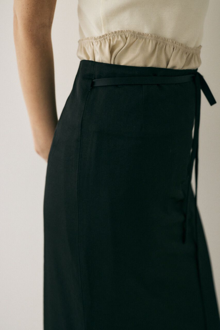 MOUSSY「原料の一部にﾘｻｲｸﾙﾎﾟﾘｴｽﾃﾙを使用した程よい光沢感と落ち感 」|スカート|