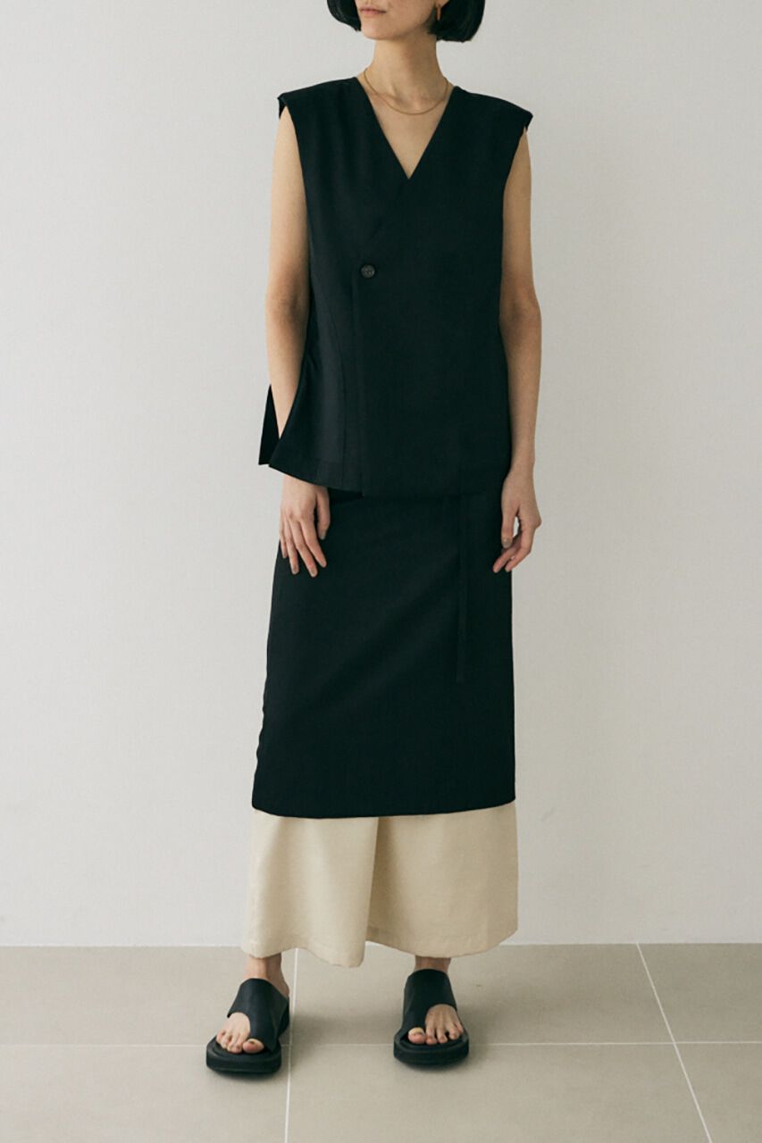 MOUSSY「原料の一部にﾘｻｲｸﾙﾎﾟﾘｴｽﾃﾙを使用した程よい光沢感と落ち感 」|スカート|