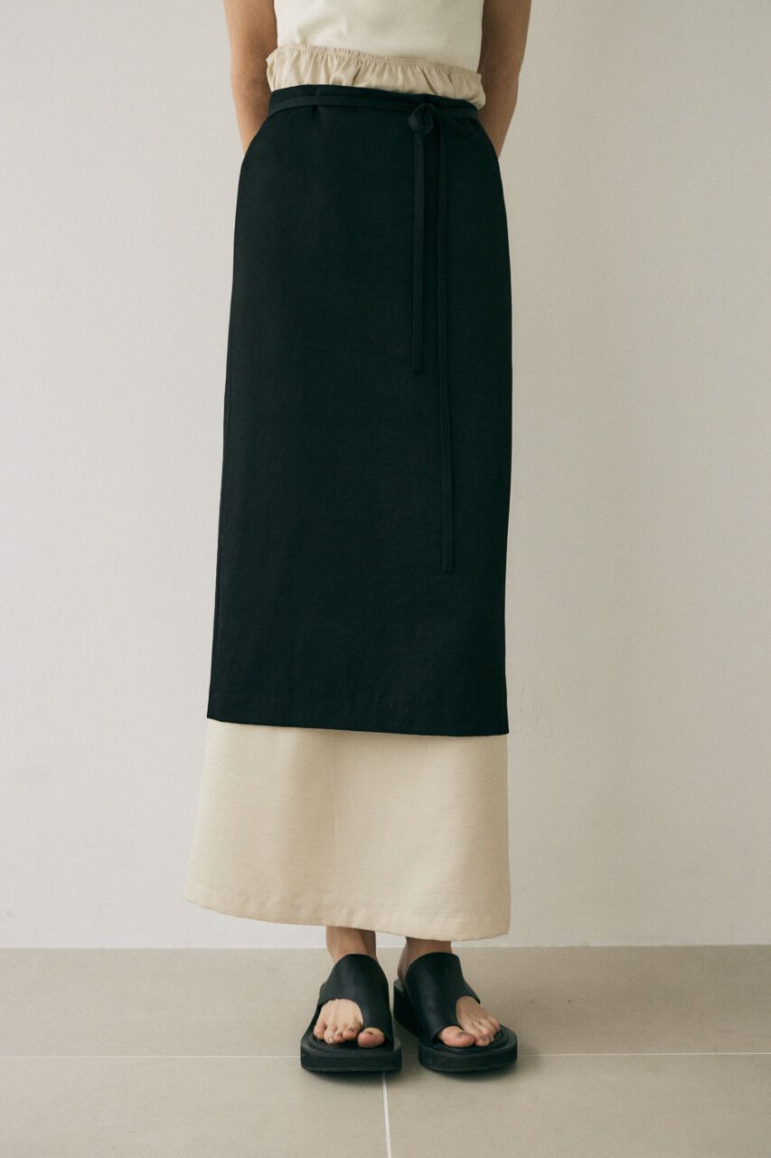 MOUSSY「原料の一部にﾘｻｲｸﾙﾎﾟﾘｴｽﾃﾙを使用した程よい光沢感と落ち感 」|スカート|