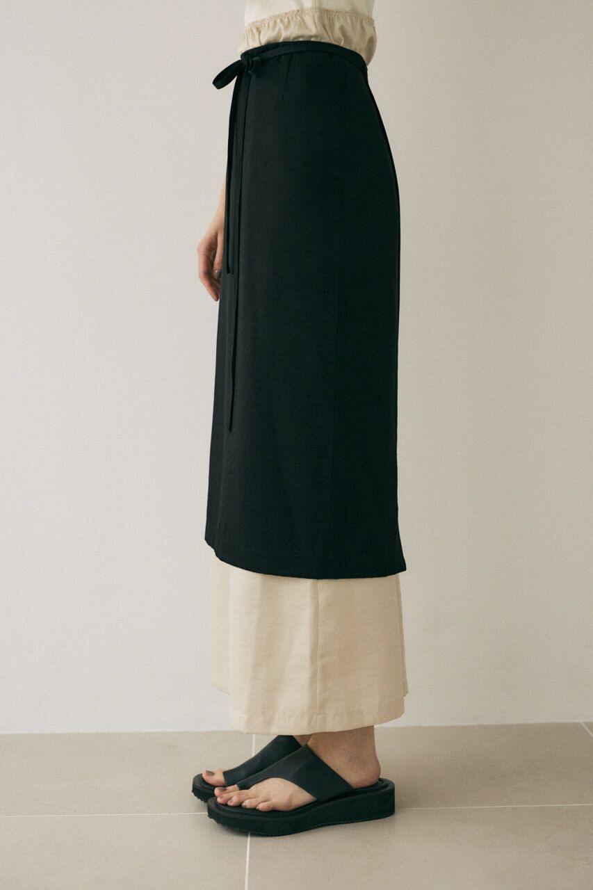 MOUSSY「原料の一部にﾘｻｲｸﾙﾎﾟﾘｴｽﾃﾙを使用した程よい光沢感と落ち感 」|スカート|