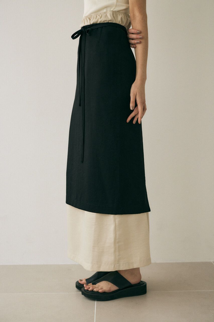 MOUSSY「原料の一部にﾘｻｲｸﾙﾎﾟﾘｴｽﾃﾙを使用した程よい光沢感と落ち感 」|スカート|