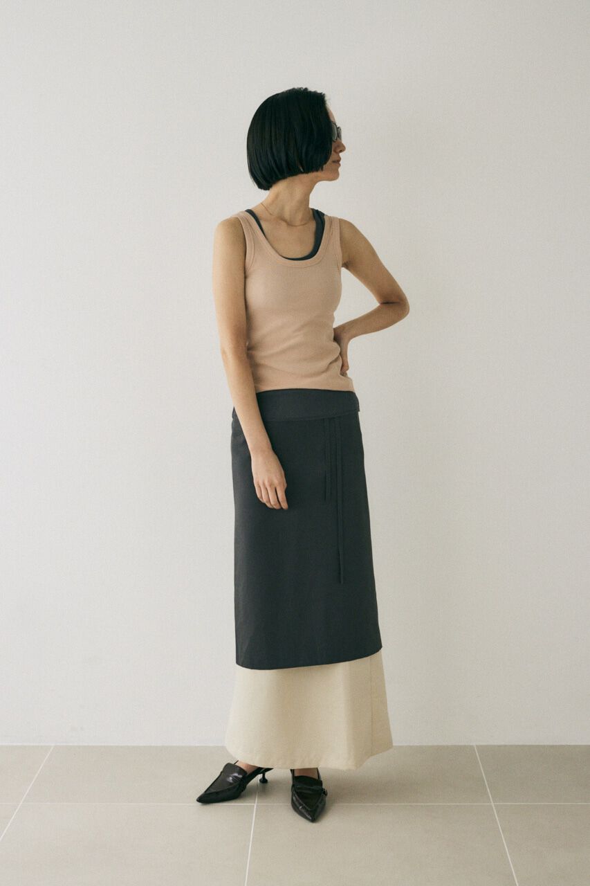 MOUSSY「原料の一部にﾘｻｲｸﾙﾎﾟﾘｴｽﾃﾙを使用した程よい光沢感と落ち感 」|スカート|