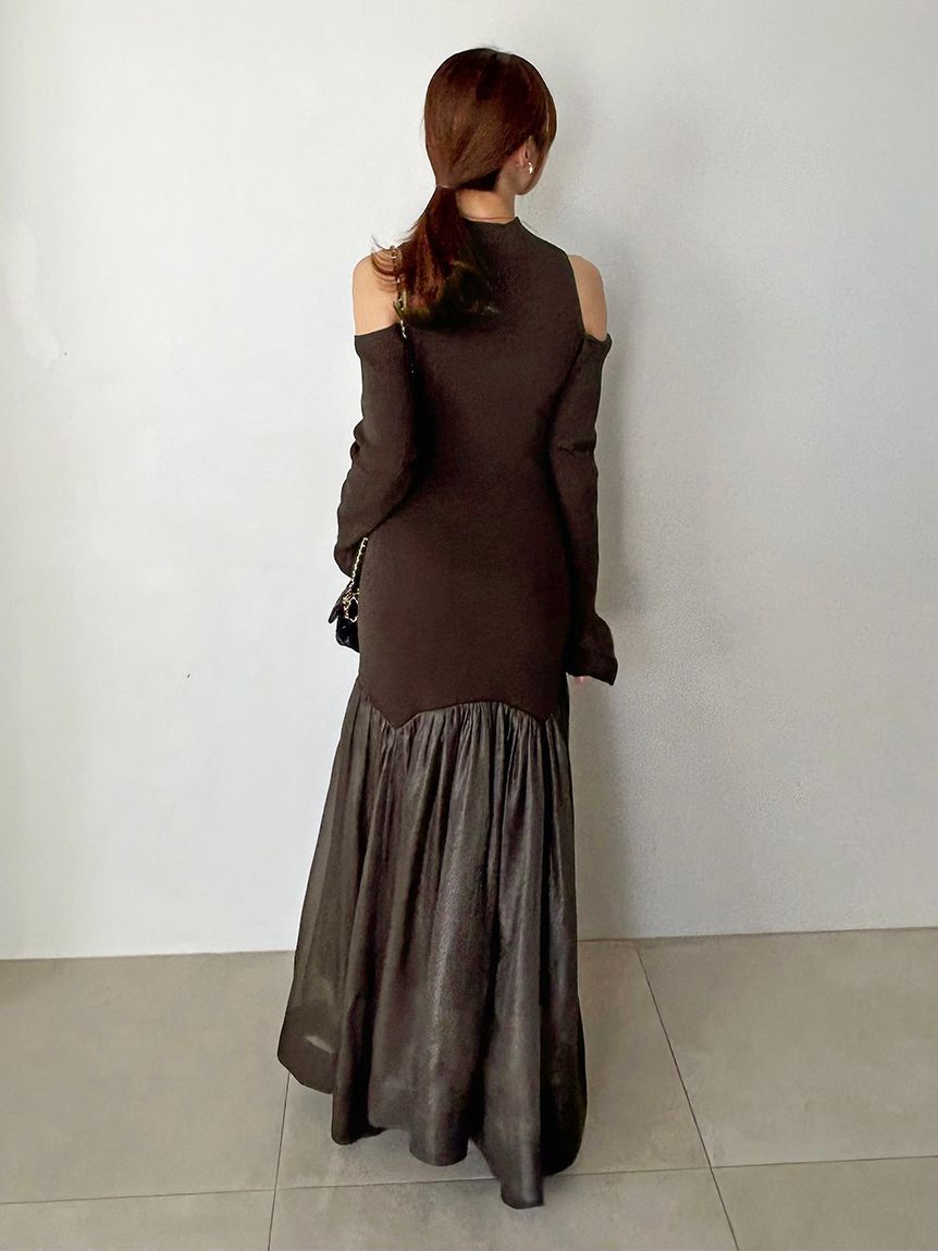 SNIDEL「Sustainableコールドショルダーニットワンピース」|ワンピース|