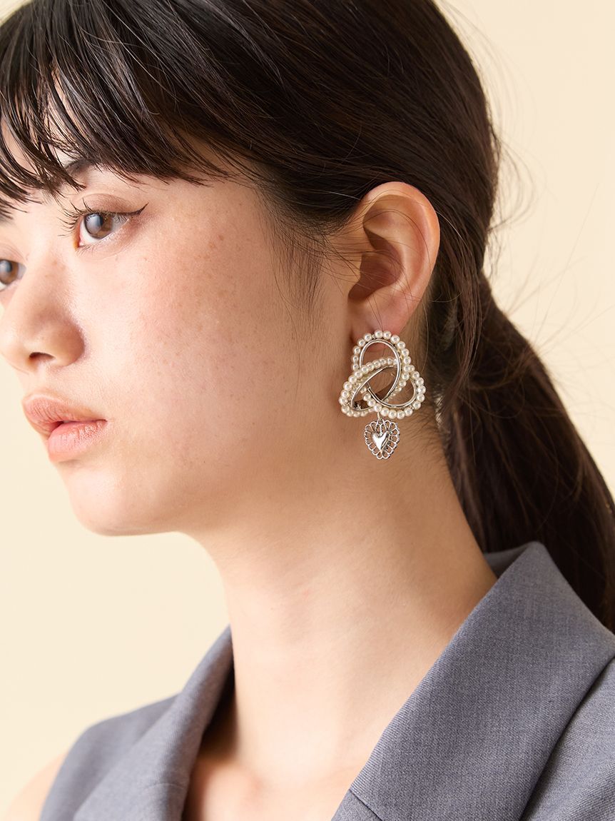 LILY BROWN「ノットパールピアス(Hearts2Hearts着用)」|ピアス|