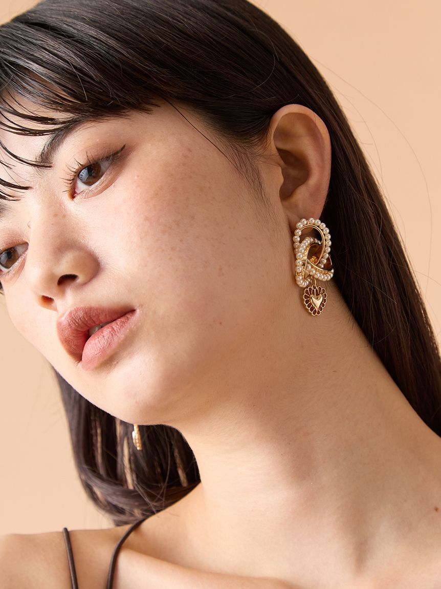 LILY BROWN「ノットパールピアス(Hearts2Hearts着用)」|ピアス|