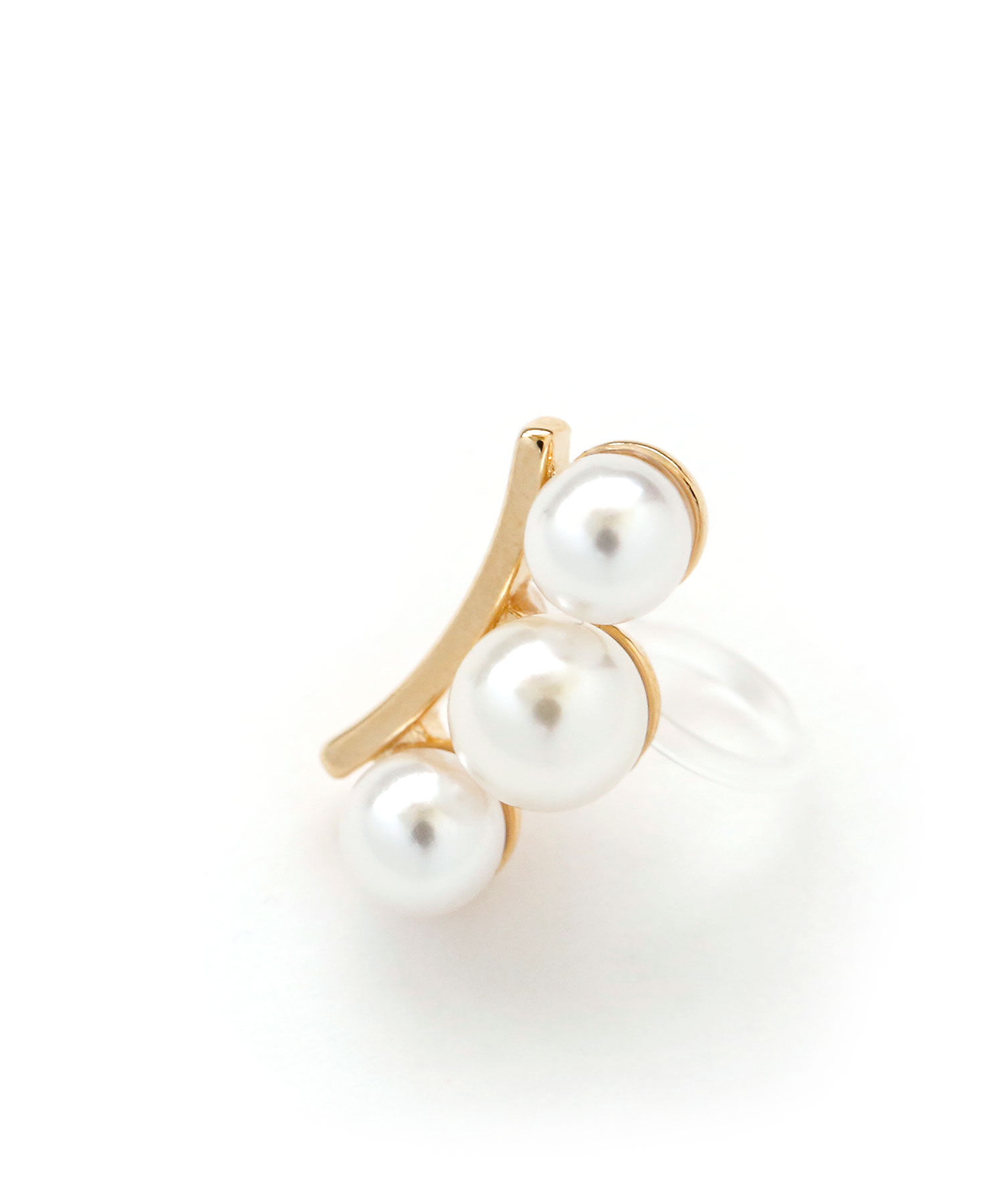 colleca la「ノンホール・3粒パールの樹脂イヤリング」|イヤリング|