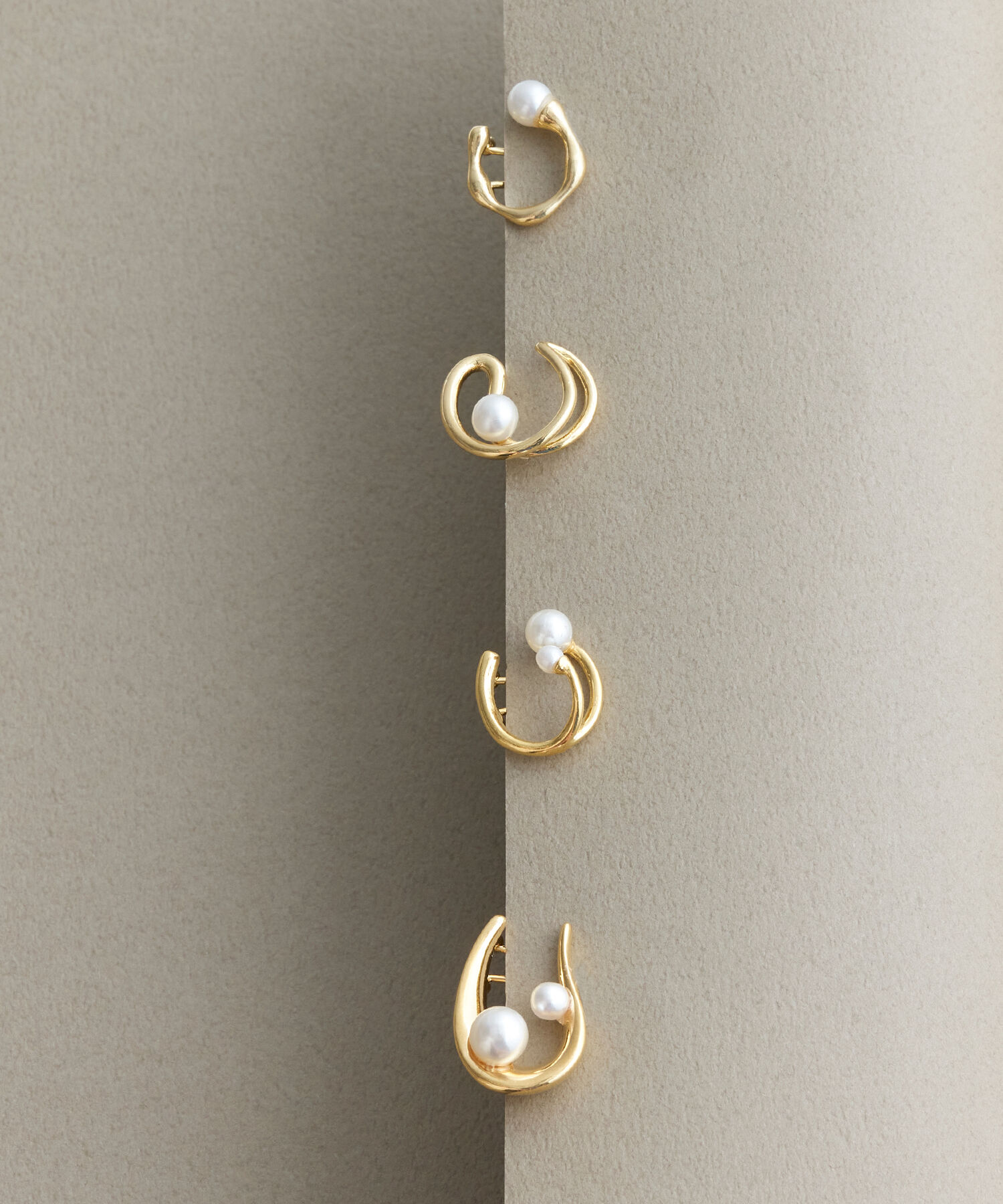 Phoebe「【痛くないシリーズ】スウェルラインパールエアリーイヤリング」|イヤリング|