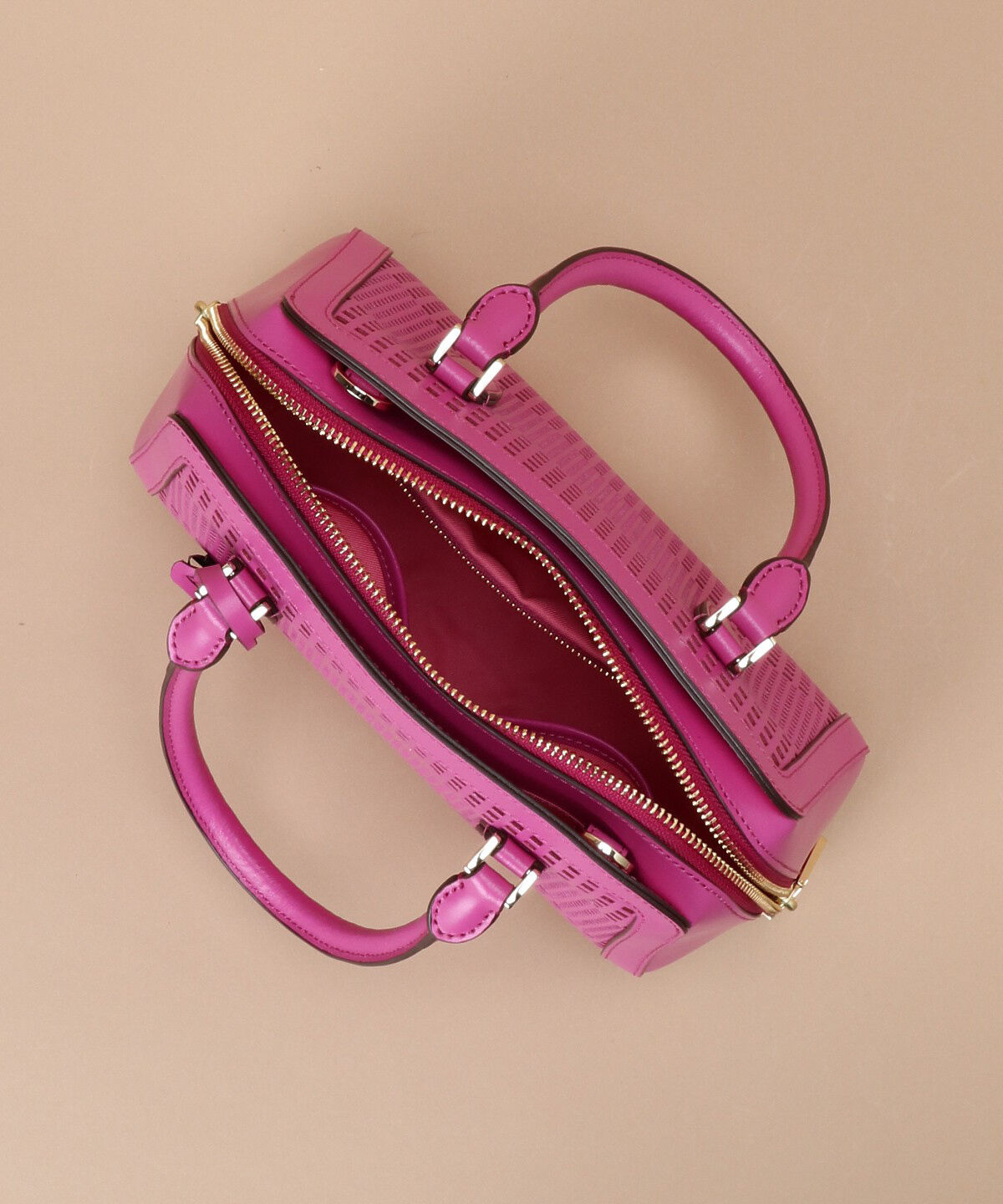 Samantha Thavasa「パンチングトラペズミニヨン ボストンバッグ」|ハンドバッグ|