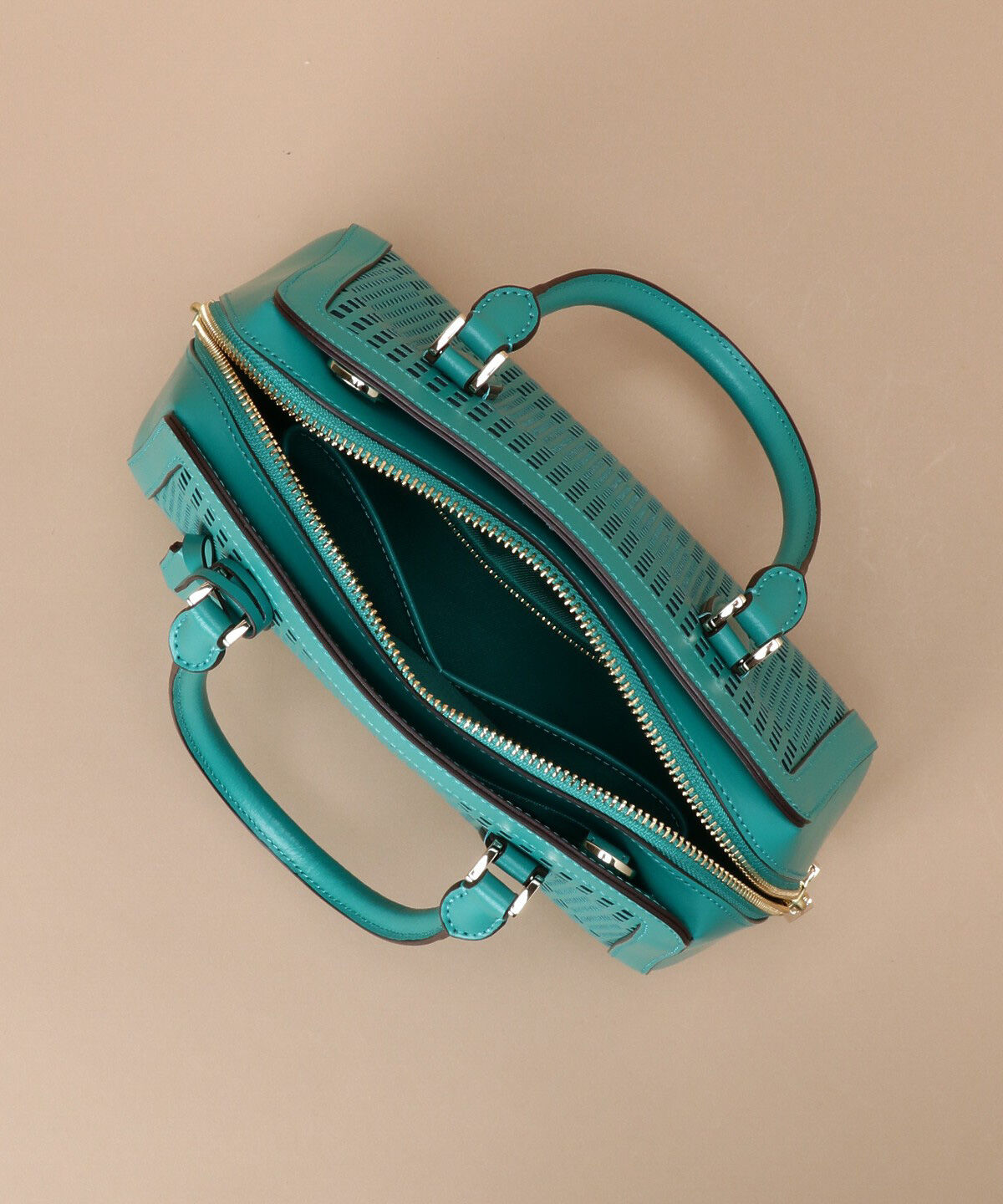 Samantha Thavasa「パンチングトラペズミニヨン ボストンバッグ」|ハンドバッグ|