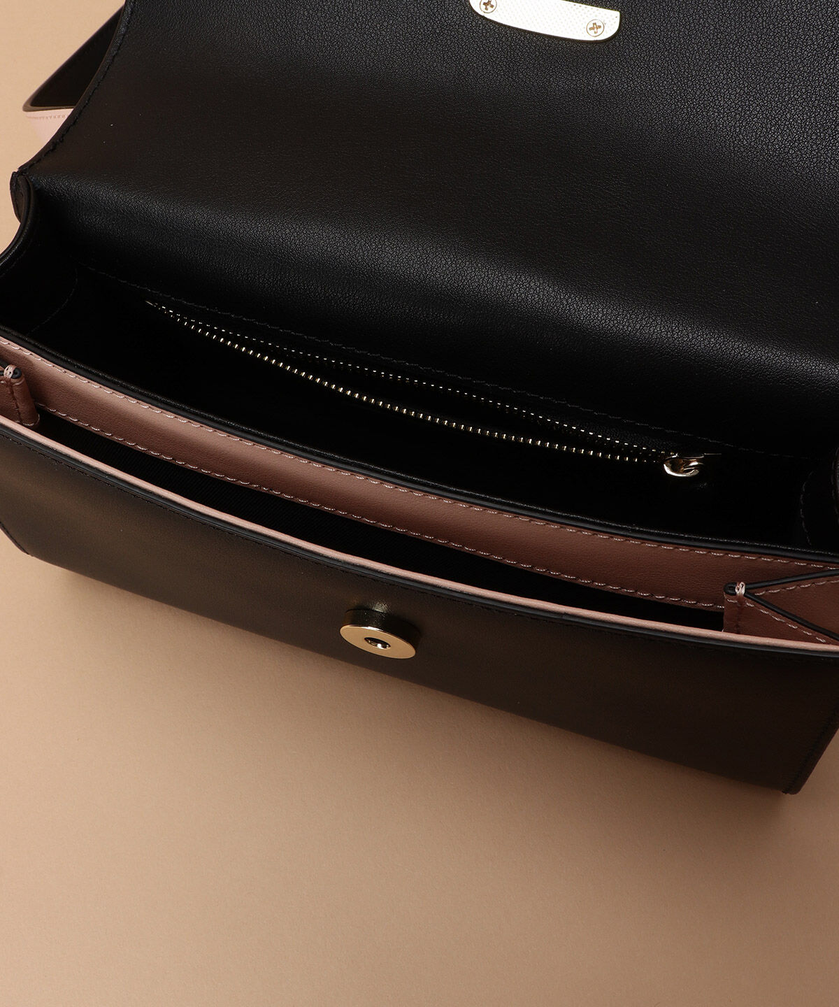 Samantha Thavasa「[日韓共同企画]メタルロゴスプリットレザーショルダーバッグ」|ショルダー・メッセンジャー|