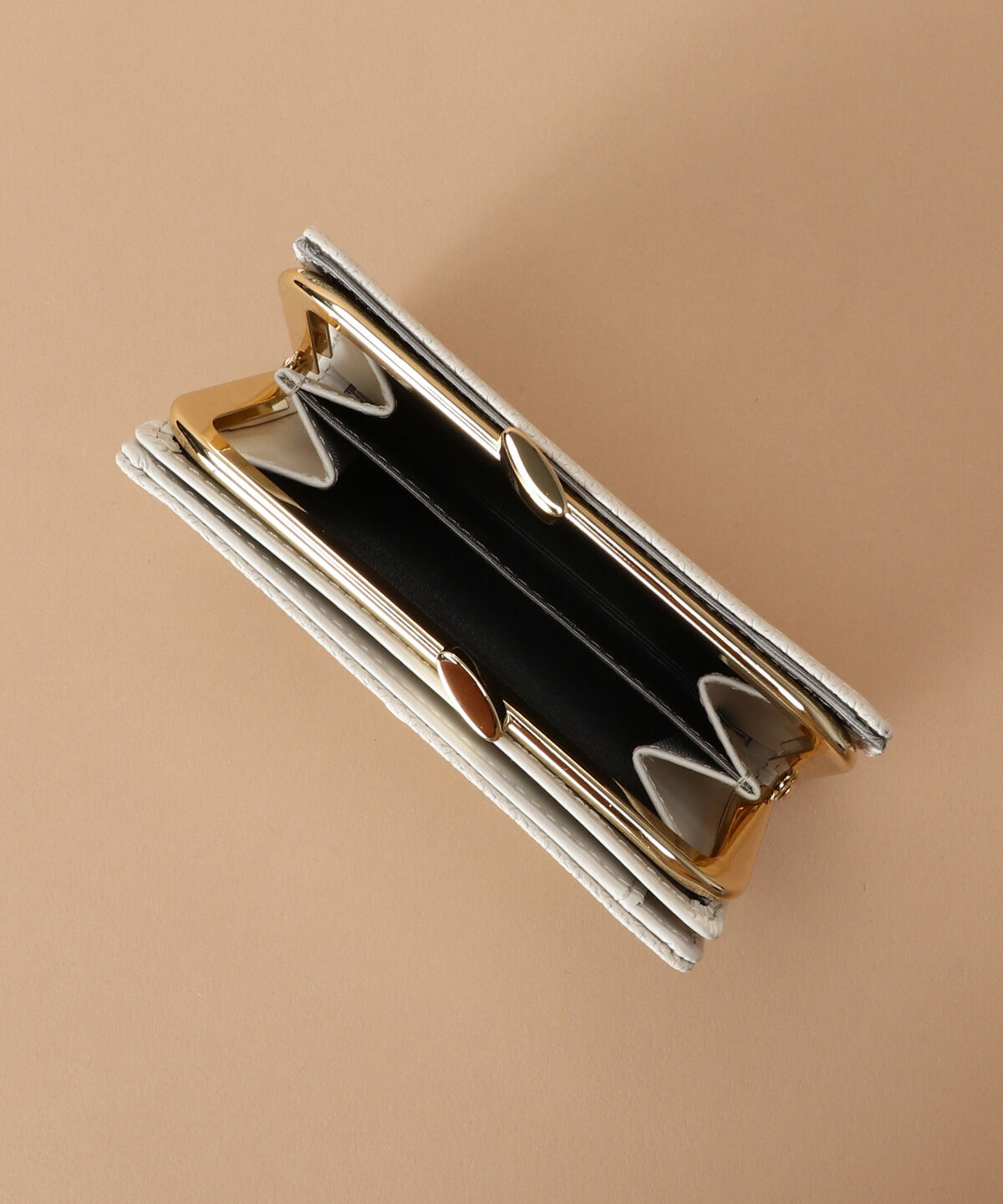 Samantha Thavasa「レース調型押し口金折財布」|財布|