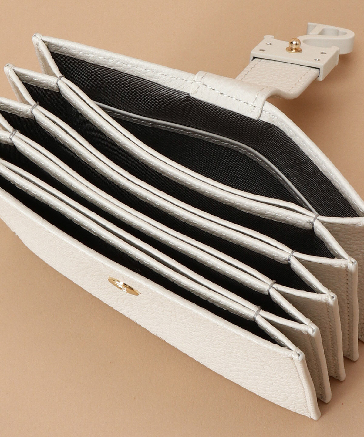 Samantha Thavasa「マットアイコン レザー カードケース」|名刺入れ・カードケース|