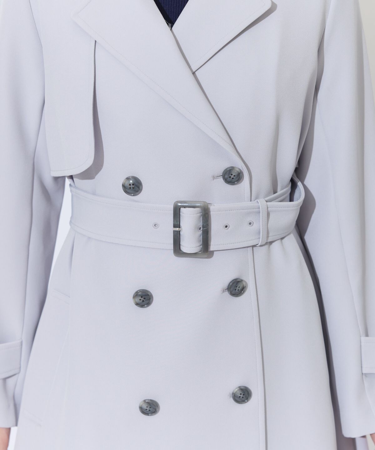 アンドクチュール「バックフレアドレープトレンチコート」|トレンチコート|