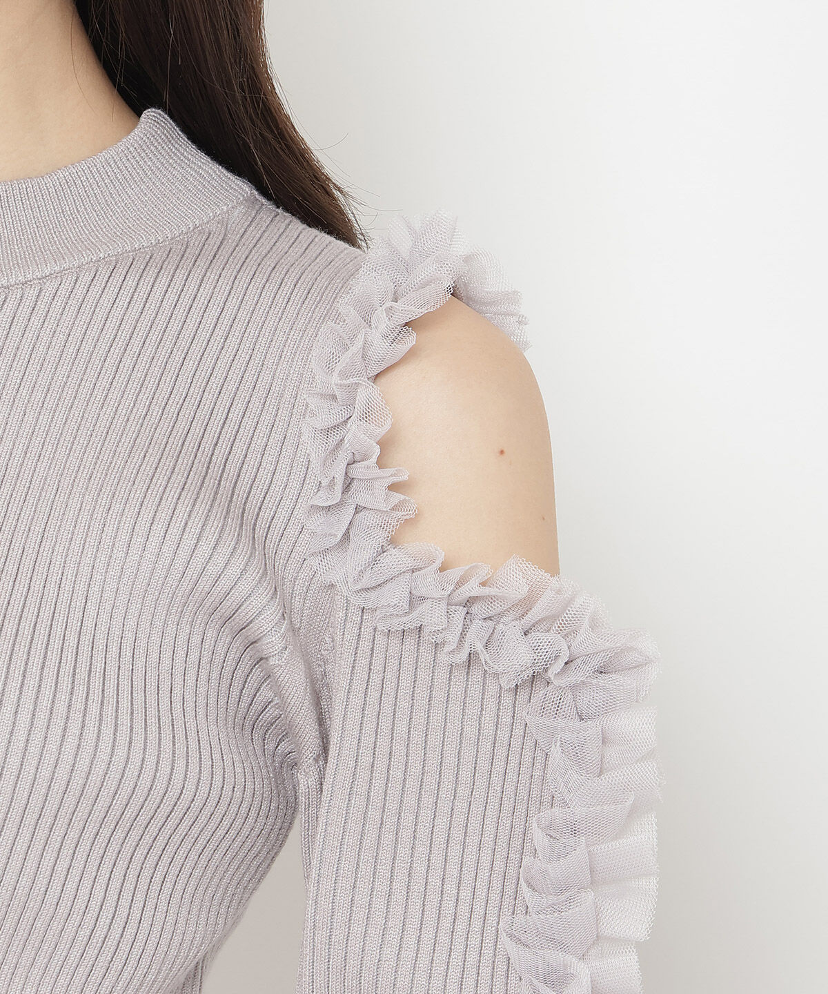アンドクチュール「チュールフリルオフショルニットプルオーバー」|ニット・セーター|