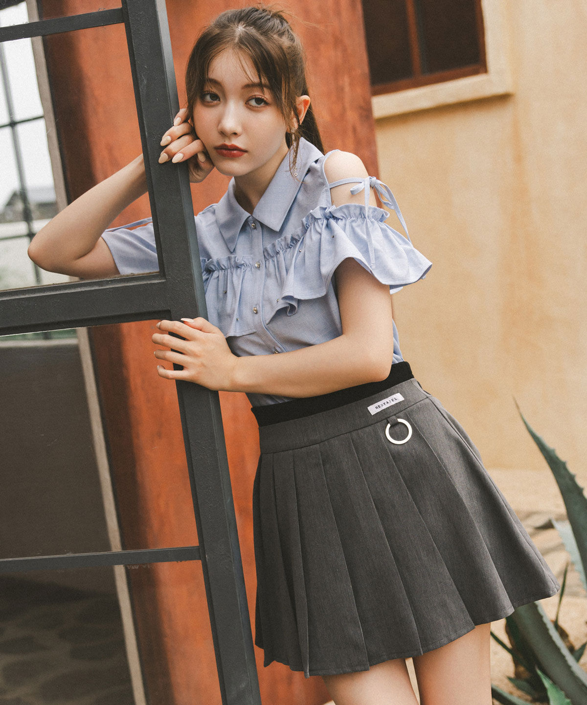 REDYAZEL「フリルビジューオープンショルダーブラウス」|シャツ・ブラウス|