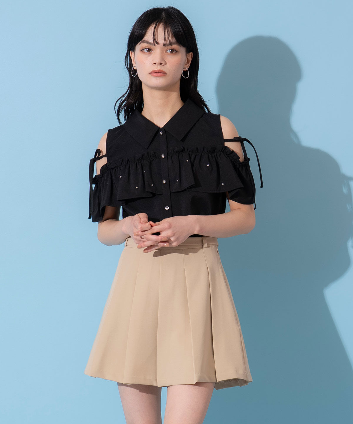 REDYAZEL「フリルビジューオープンショルダーブラウス」|シャツ・ブラウス|