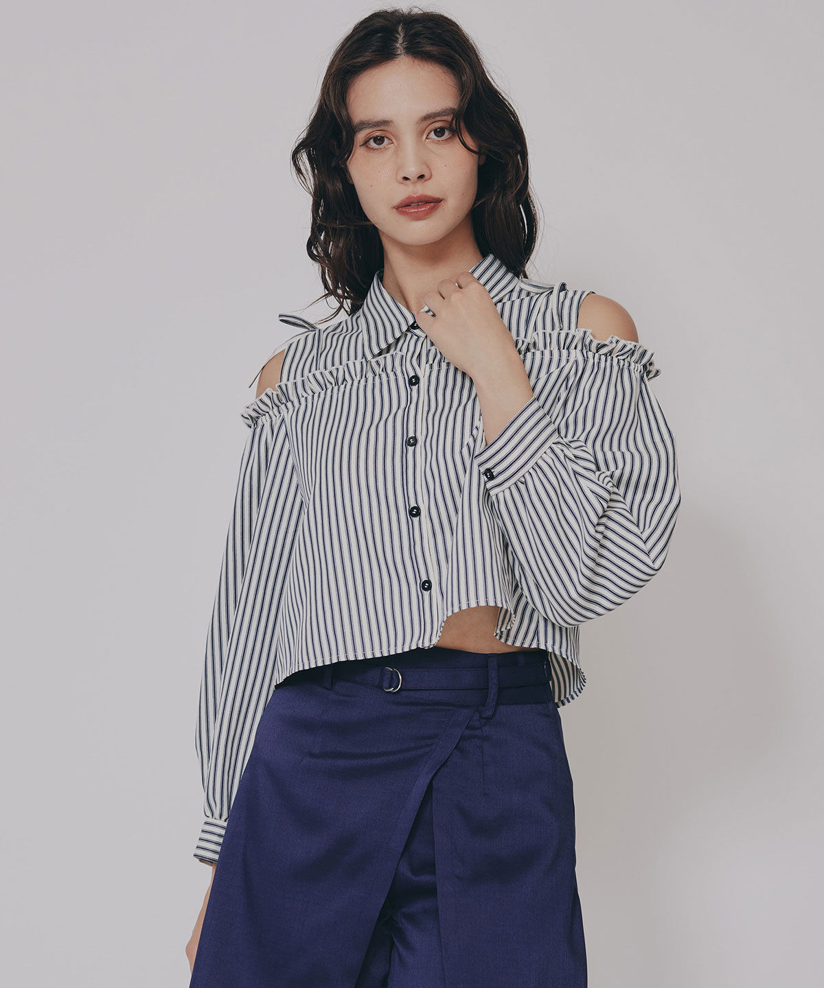 REDYAZEL「ストライプフリルオフショルブラウス」|シャツ・ブラウス|ベージュ