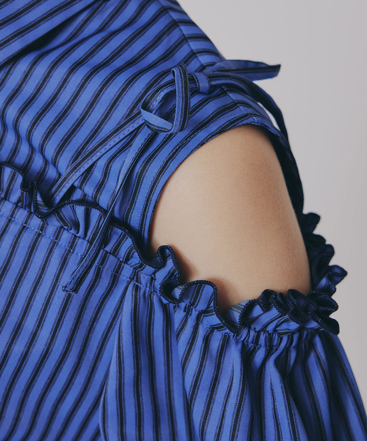 REDYAZEL「ストライプフリルオフショルブラウス」|シャツ・ブラウス|