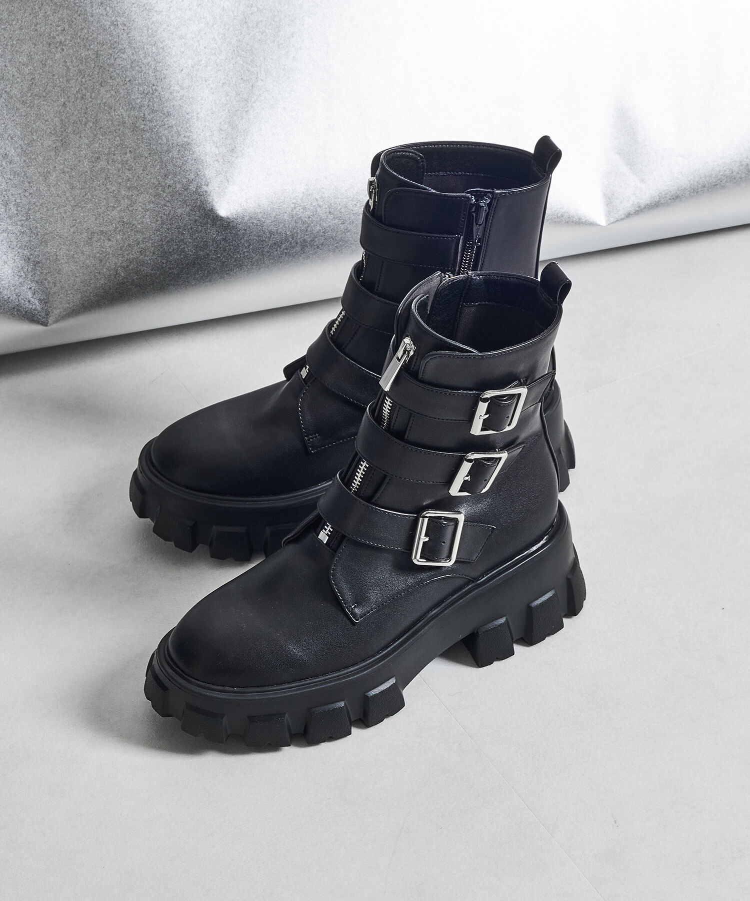 ORiental TRaffic「●2024秋冬新作●ジップデザインベルトバックルブーツ/41417」|ショートブーツ|