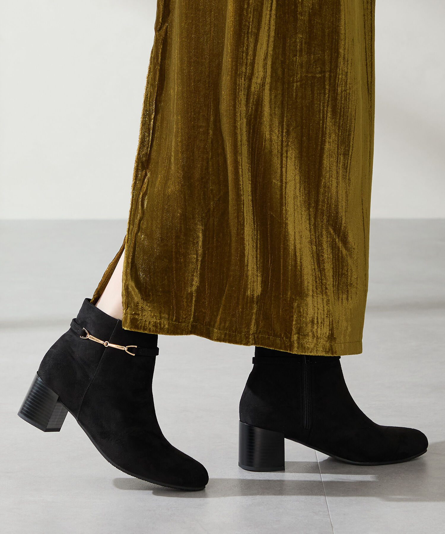 WA Oriental TRaffic「●2025秋冬新作●ビットモチーフ ショートブーツ /52403」|ショートブーツ|BLACK