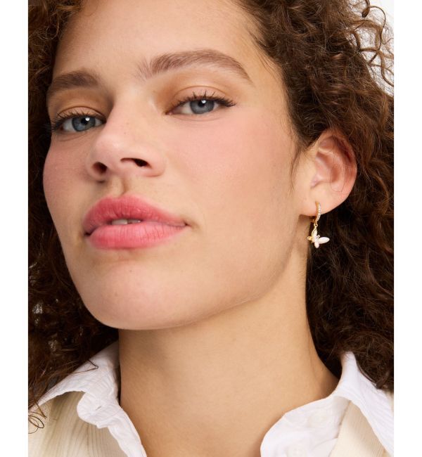 kate spade new york「ソーシャル バタフライ ハギー」|ピアス|