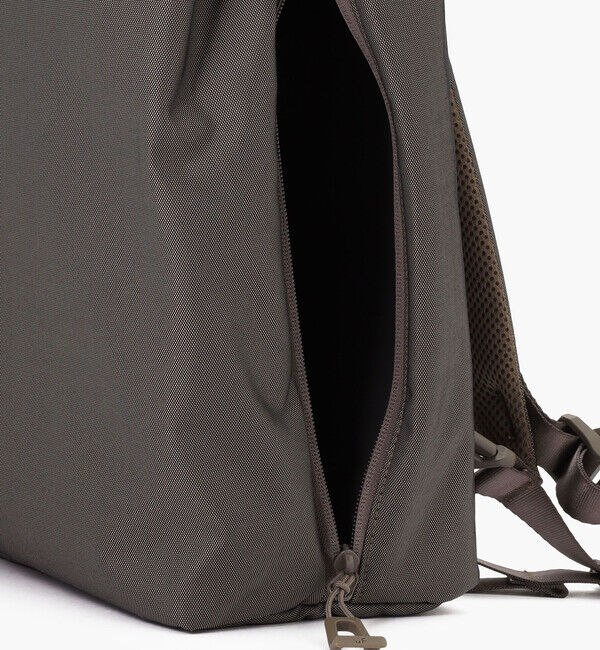 uF「【ユーエフ】ディレクターズバッグ2 L/ニュートープ ポリエステル/バックパック/uF」|リュック|