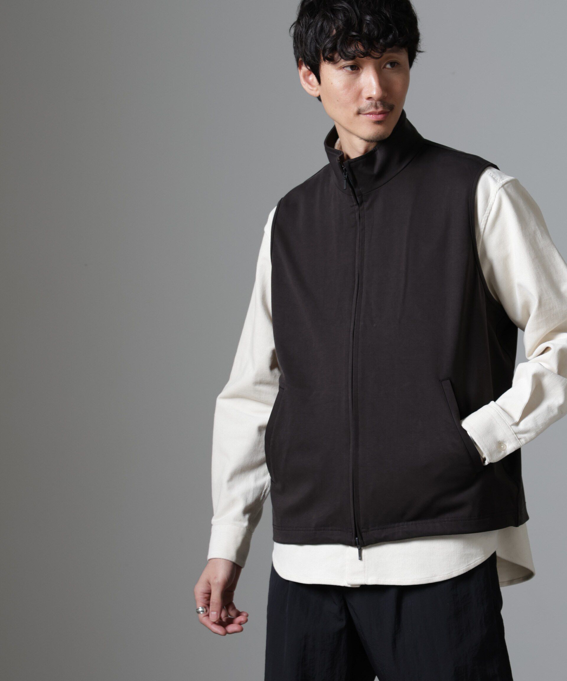 nano･universe「ヌバックライクスムーススタンドカラーベスト」|ダウンベスト・ベスト|