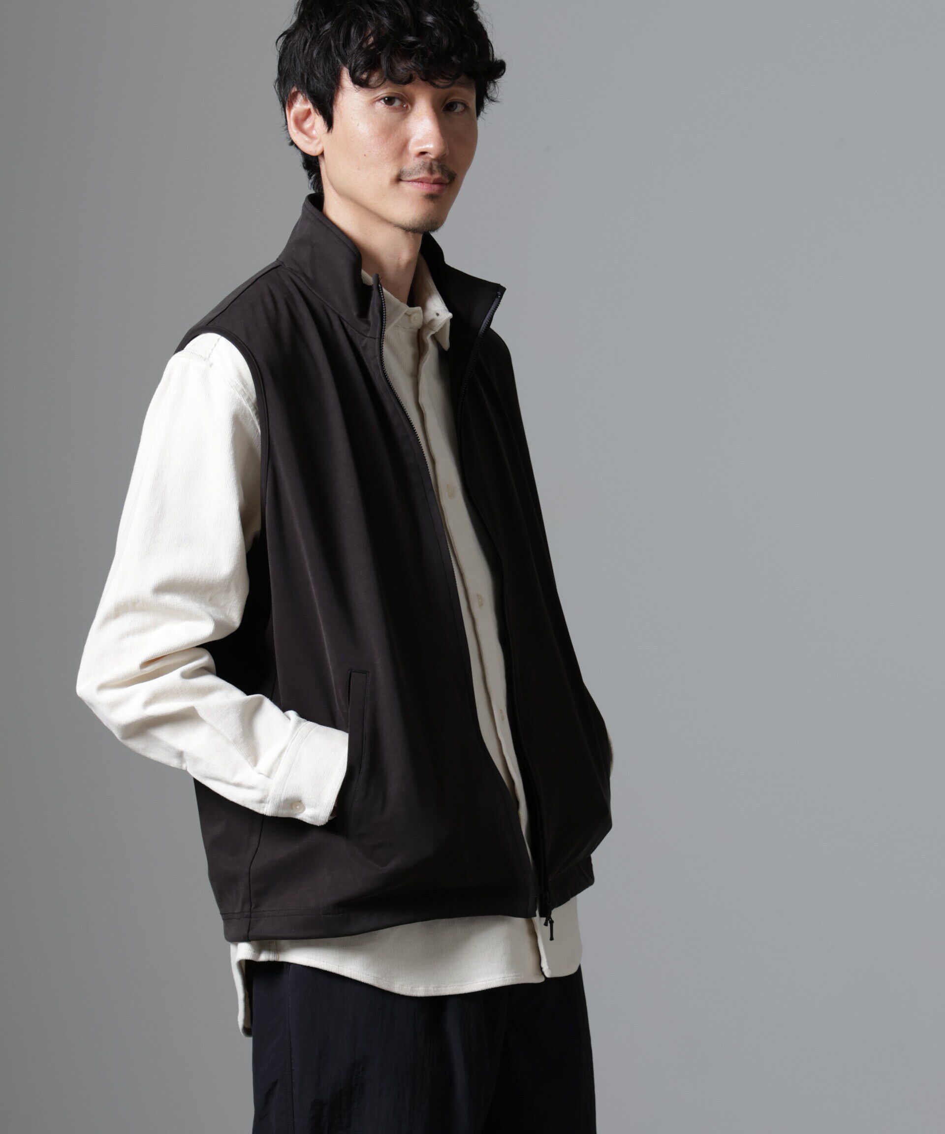 nano･universe「ヌバックライクスムーススタンドカラーベスト」|ダウンベスト・ベスト|