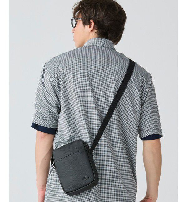 LACOSTE「メンズクラシック バーティカルカメラバッグ」|ショルダー・メッセンジャー|ブラック