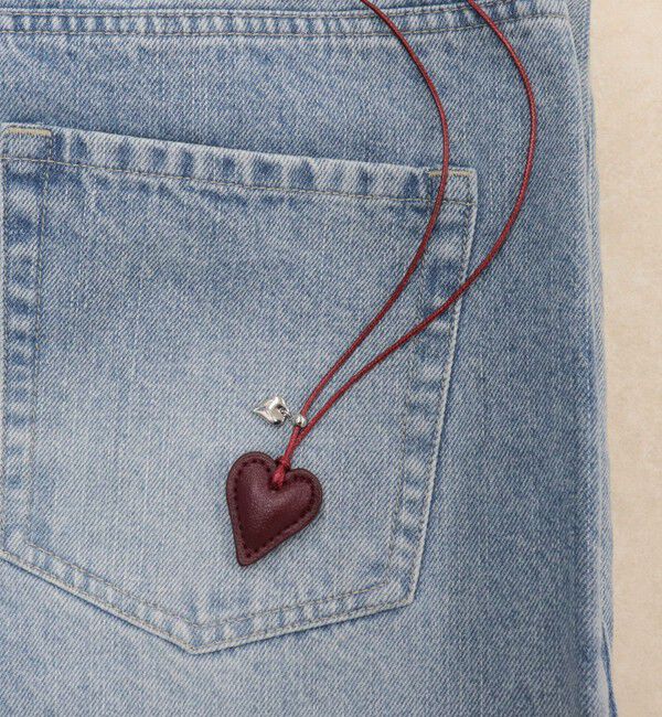 fredy emue「フェイクレザーハートペンダント」|ネックレス|レッド