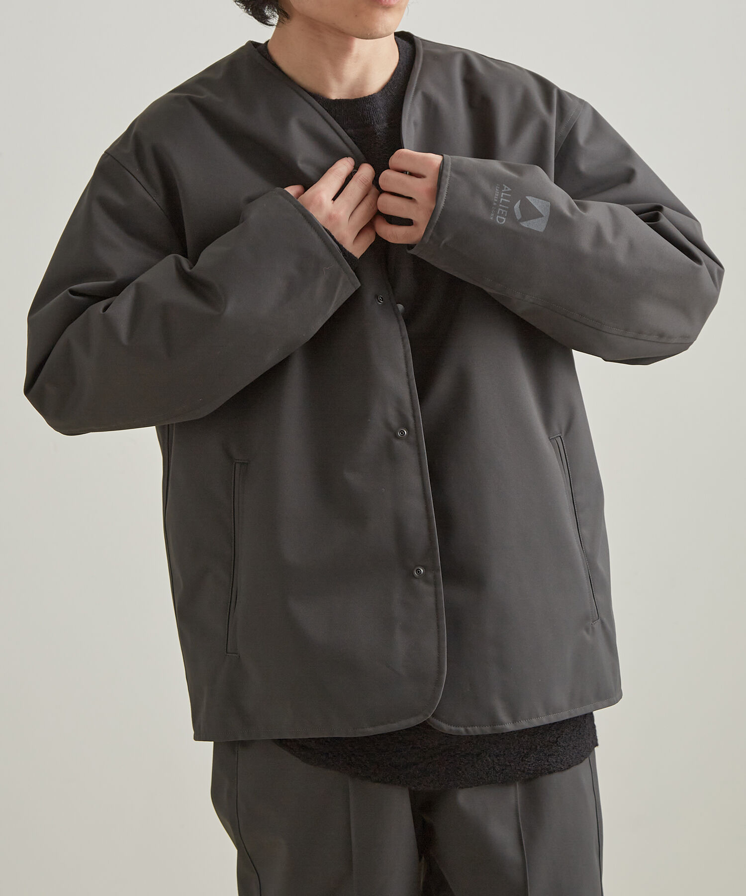 ADAM ET ROPE'「【ALLIED/アライド】 LOFTECH ノーカラージャケット ブルゾン / 撥水性 / 保温性」|ノーカラージャケット|