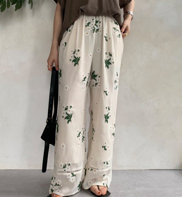  「【WEB限定】フルレット刺繍パンツ」|チノ|アイボリー