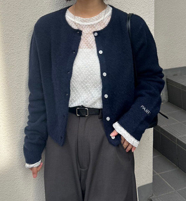  「【レイヤードスタイルも◎】PARIS刺繍カーディガン」|カーディガン|ネイビー