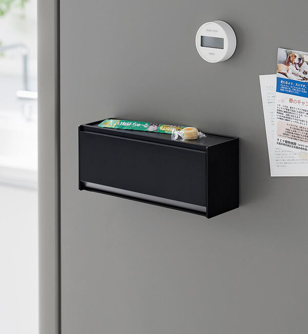 collex「【tower】 マグネットペットおやつ収納ケース  磁石で簡単取り付け コンパク」|食器・キッチングッズ|