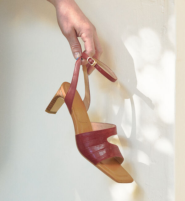 AU BANNISTER「アンクルストラップセパレートサンダル」|サンダル|レッド