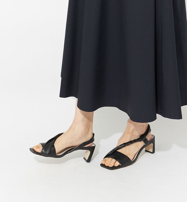 AU BANNISTER「ツイストベルト サンダル」|サンダル|