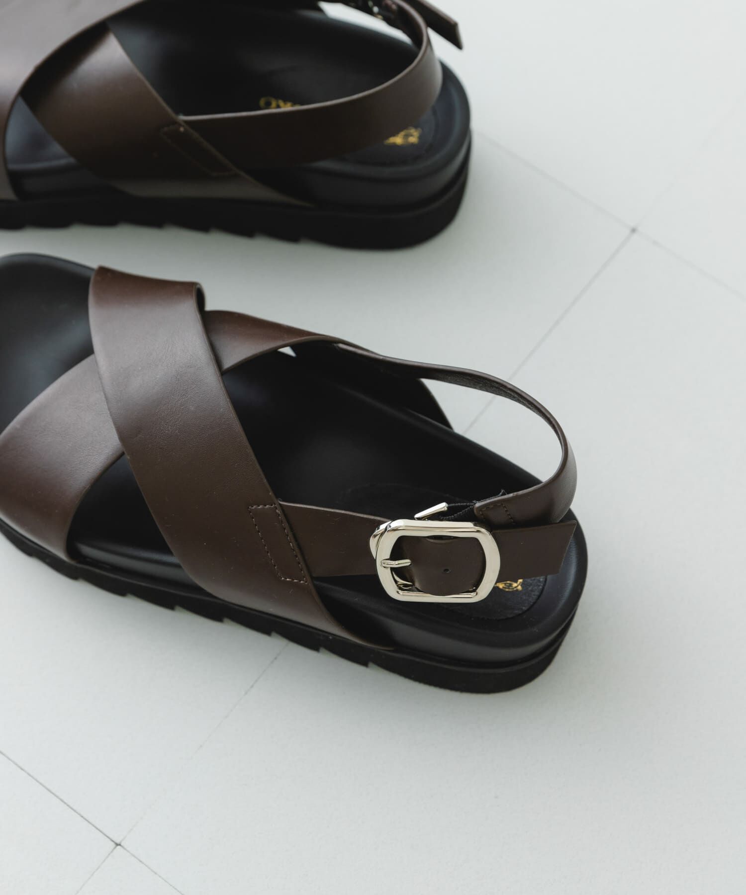 RODE SKO「フットベッドクロスサンダル」|サンダル|