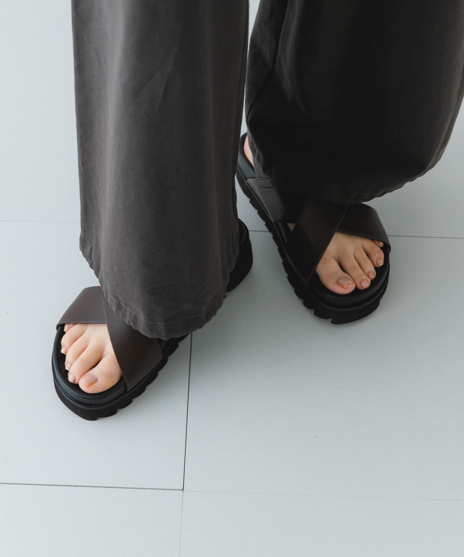 RODE SKO「フットベッドクロスサンダル」|サンダル|