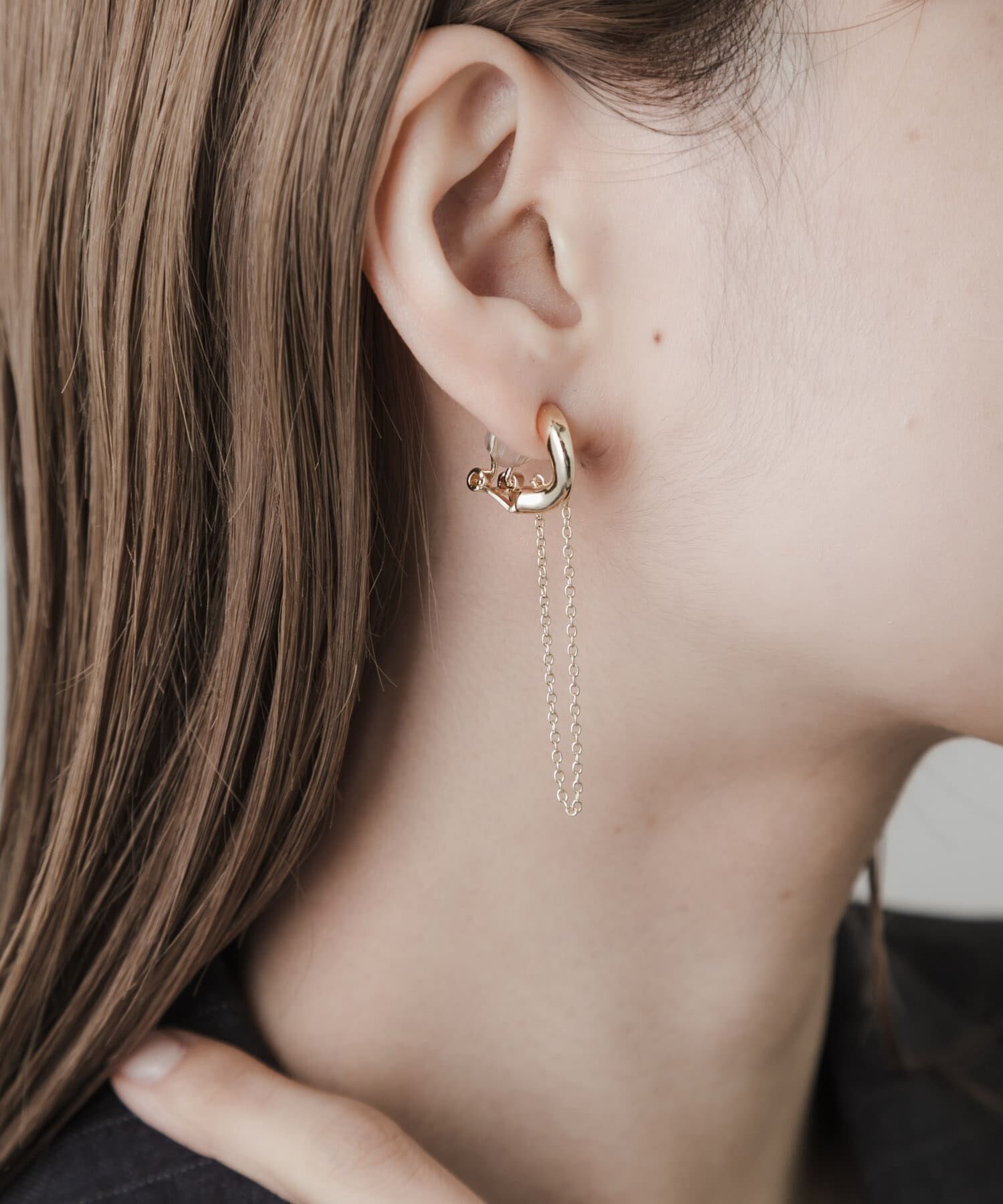 SMELLY「メタルニュアンスムーンチェーンイヤリング」|イヤリング|