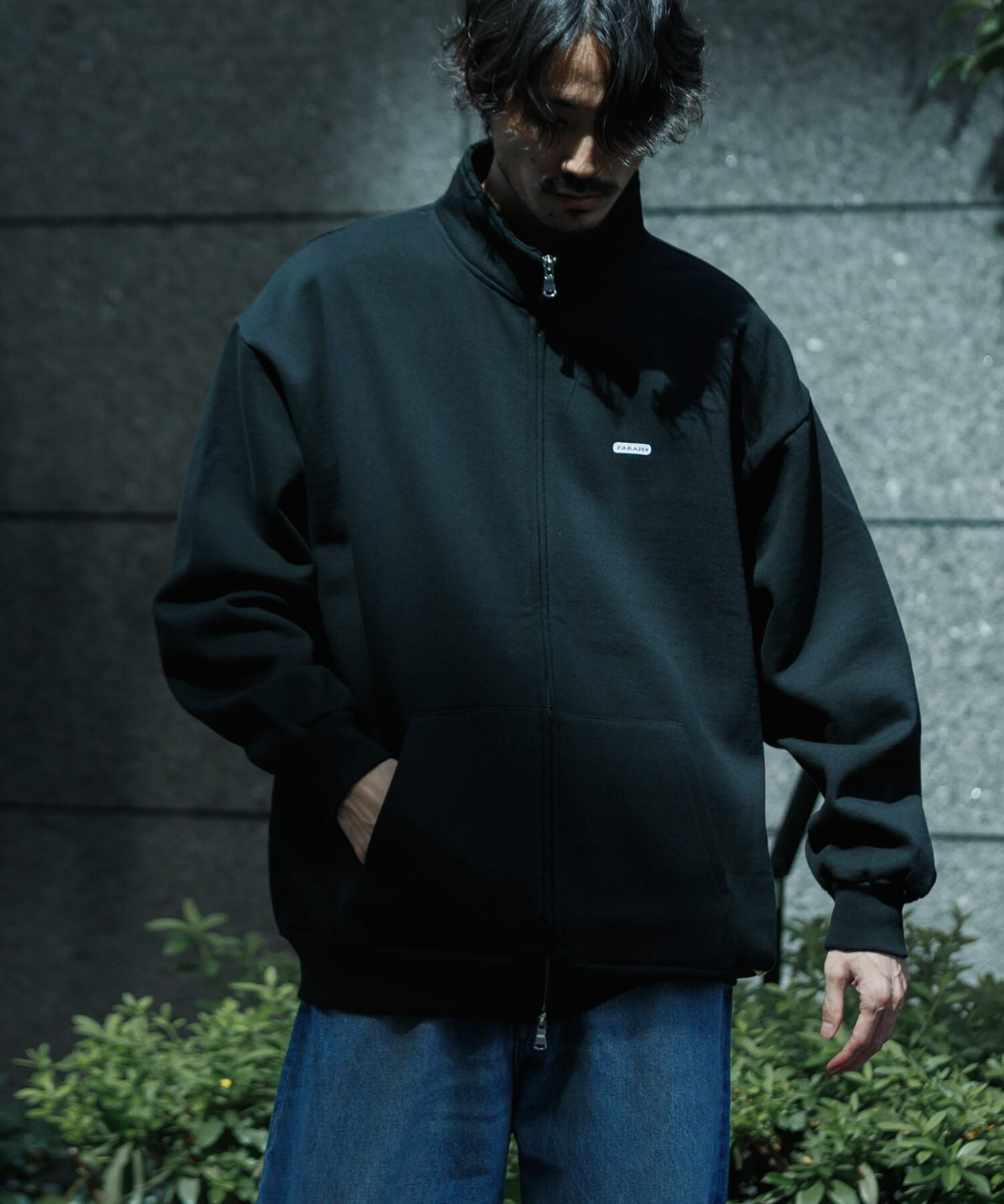 URBAN RESEARCH「『別注』FARAH&times;UR　Potting LOGO FullZip Sweat」|スウェット・ジャージ|