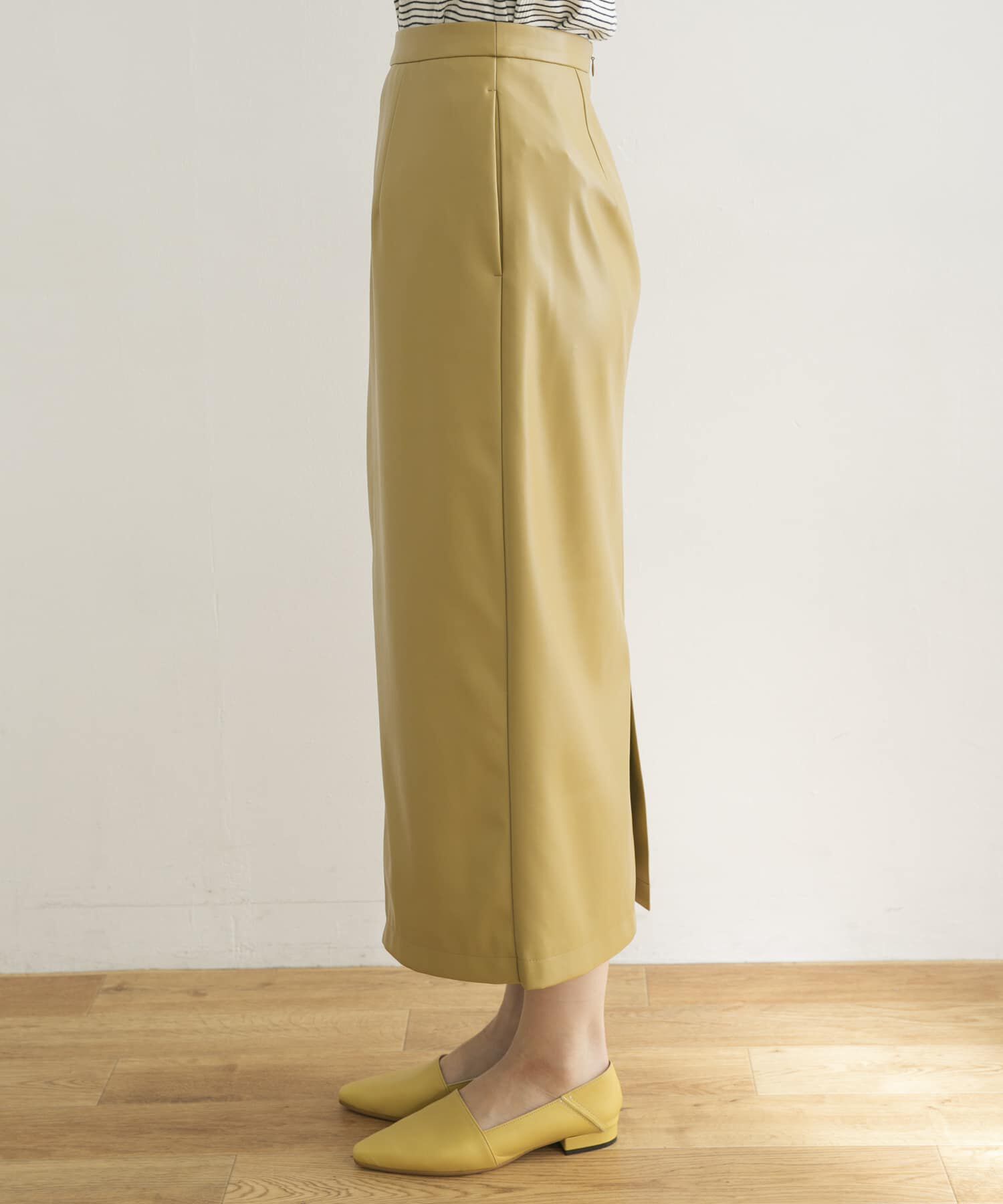 URBAN RESEARCH「フェイクレザーラップ風タイトスカート」|スカート|